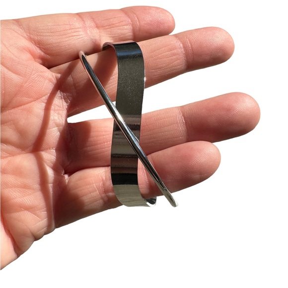 Silver Double Overlap Metal Cuff Bracelet - Picture 3 of 4